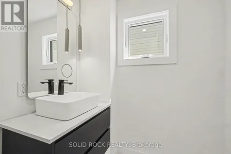 828 Alpine Avenue Ottawa ON K2B 5R6
