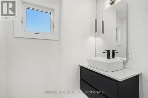 826 Alpine Avenue Ottawa ON K2B 5R6