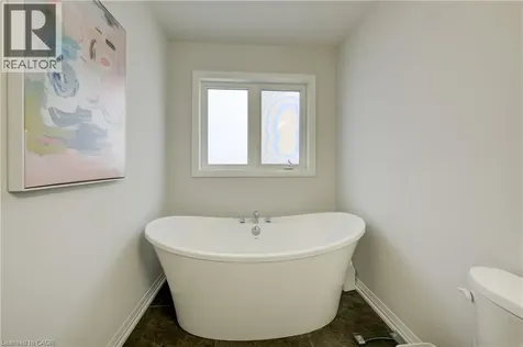 36 Alicia Crescent Thorold ON L3C 7M5