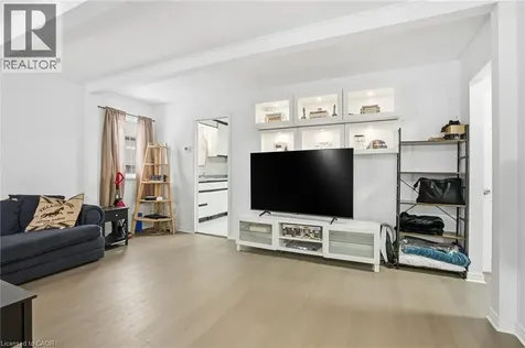 4 Hilda Street St. Catharines ON L2S 1Z8