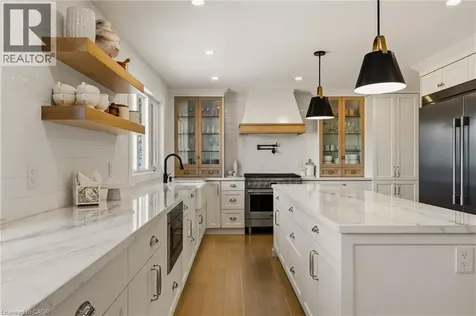 204 Falling Brook Drive Ancaster ON L9G 1E6