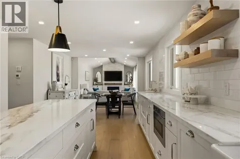 204 Falling Brook Drive Ancaster ON L9G 1E6