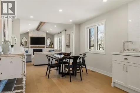 204 Falling Brook Drive Ancaster ON L9G 1E6