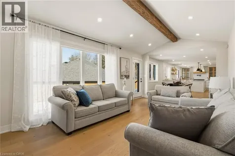 204 Falling Brook Drive Ancaster ON L9G 1E6