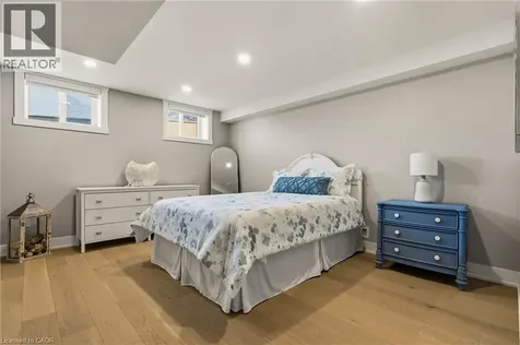 204 Falling Brook Drive Ancaster ON L9G 1E6