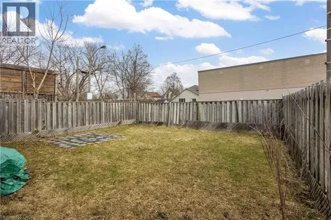 8 Brantdale Avenue Hamilton ON L9C 1B7