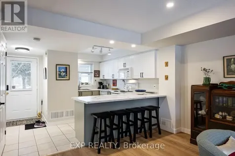 22 Cranberry Surf Collingwood ON L9Y 5C4