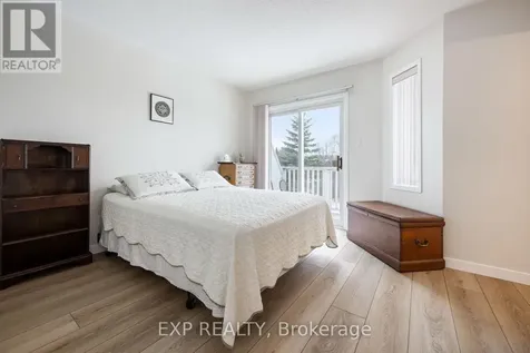 22 Cranberry Surf Collingwood ON L9Y 5C4