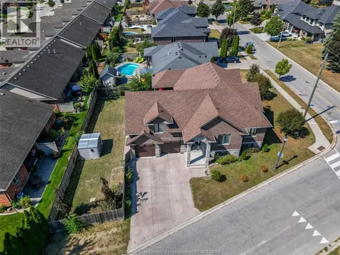 498 Sacred Heart Drive Lasalle ON N9J 0A6