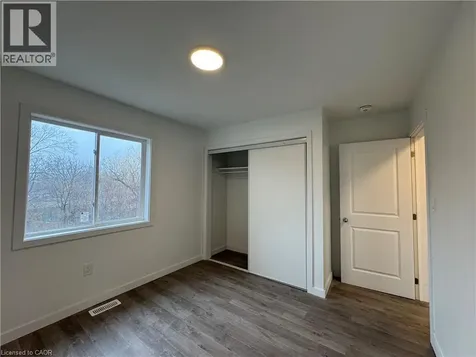 127 Highriver Trail Welland ON L3C 0H6