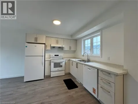 127 Highriver Trail Welland ON L3C 0H6