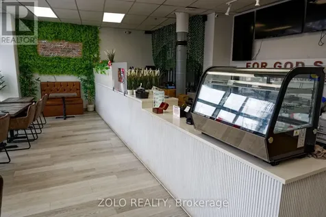 1050 Bank Street Ottawa ON K1S 3X2