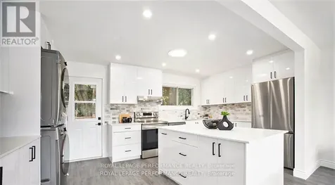 33 Majestic Drive North Ottawa ON K2G 1C6