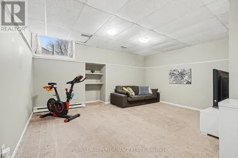 1403 Beaucourt Place Ottawa ON K4A 1W3