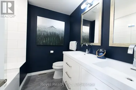145 Fairway Crescent Collingwood ON L9Y 5B4