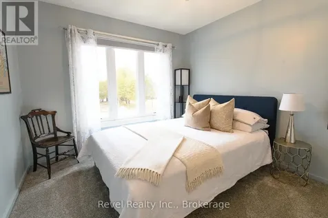 145 Fairway Crescent Collingwood ON L9Y 5B4