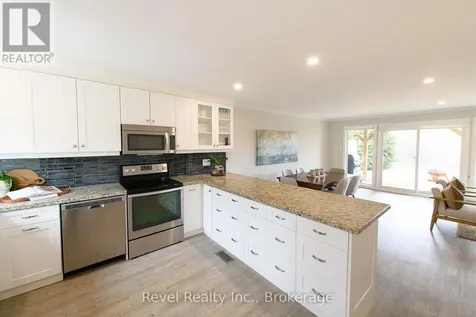 145 Fairway Crescent Collingwood ON L9Y 5B4