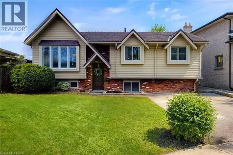 2 Ashwood Court Hamilton ON L8E 3E1