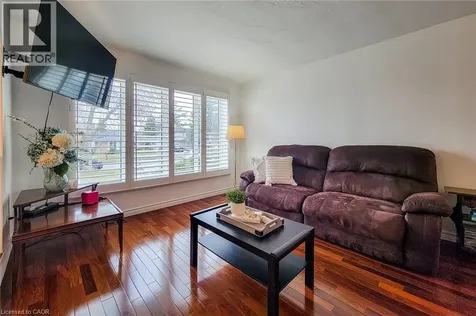 2 Ashwood Court Hamilton ON L8E 3E1