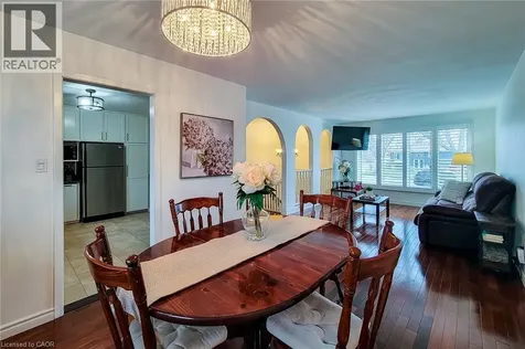 2 Ashwood Court Hamilton ON L8E 3E1