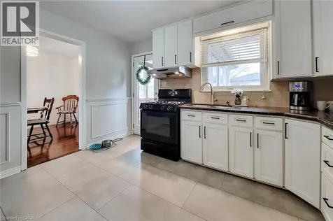 2 Ashwood Court Hamilton ON L8E 3E1