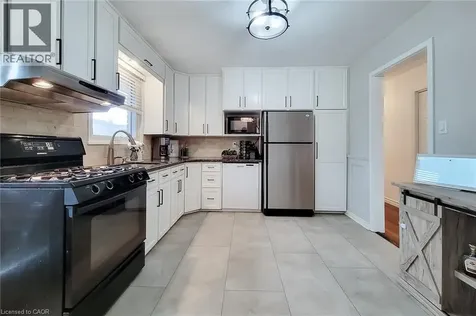 2 Ashwood Court Hamilton ON L8E 3E1