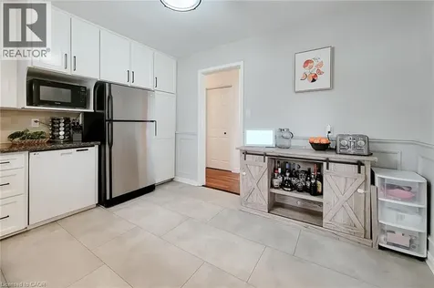 2 Ashwood Court Hamilton ON L8E 3E1