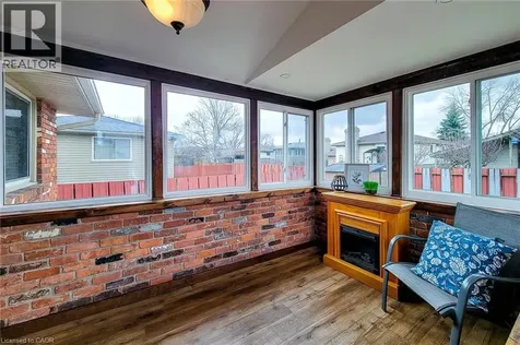 2 Ashwood Court Hamilton ON L8E 3E1