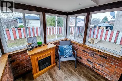 2 Ashwood Court Hamilton ON L8E 3E1