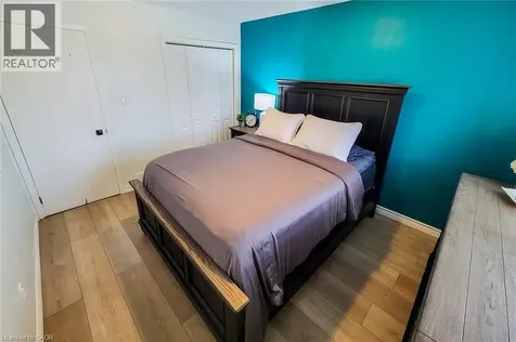 2 Ashwood Court Hamilton ON L8E 3E1