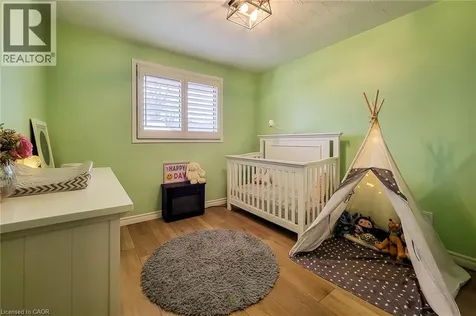 2 Ashwood Court Hamilton ON L8E 3E1
