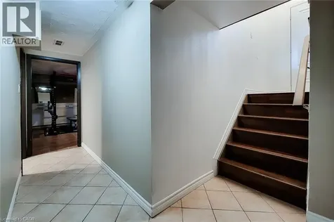 2 Ashwood Court Hamilton ON L8E 3E1