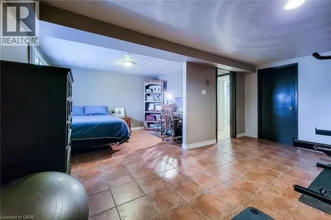 2 Ashwood Court Hamilton ON L8E 3E1