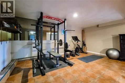 2 Ashwood Court Hamilton ON L8E 3E1