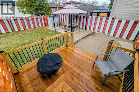 2 Ashwood Court Hamilton ON L8E 3E1