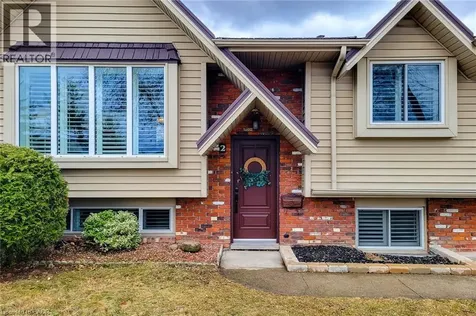 2 Ashwood Court Hamilton ON L8E 3E1