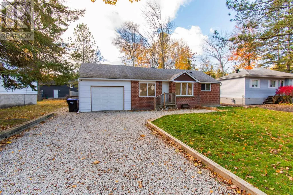 98 33rd Street North Wasaga Beach ON L9Z 2B9