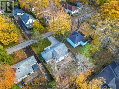 98 33rd Street North Wasaga Beach ON L9Z 2B9