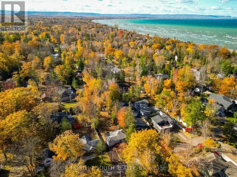98 33rd Street North Wasaga Beach ON L9Z 2B9