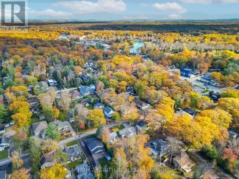 98 33rd Street North Wasaga Beach ON L9Z 2B9