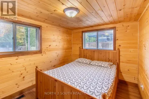 98 33rd Street North Wasaga Beach ON L9Z 2B9