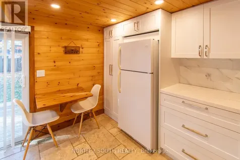98 33rd Street North Wasaga Beach ON L9Z 2B9