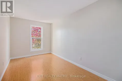 1432 Deavy Way East Ottawa ON K1E 2W8