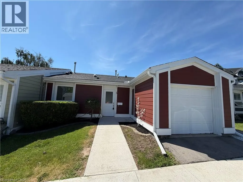 5 Jaczenko Terrace Hamilton ON L9B 1T8