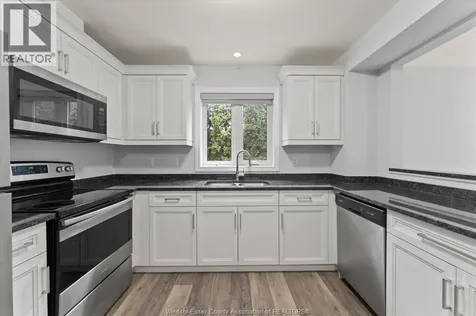 204 Beechwood Lakeshore ON N8L 1E2