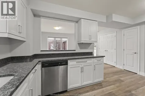 204 Beechwood Lakeshore ON N8L 1E2