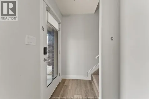 204 Beechwood Lakeshore ON N8L 1E2