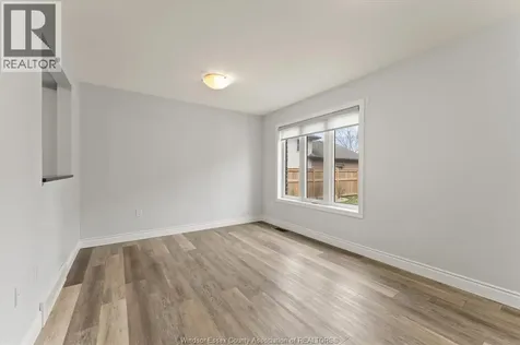 204 Beechwood Lakeshore ON N8L 1E2