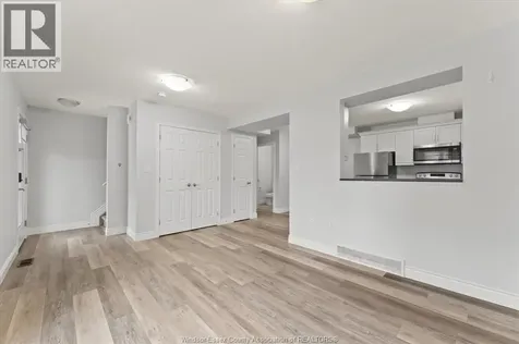 204 Beechwood Lakeshore ON N8L 1E2
