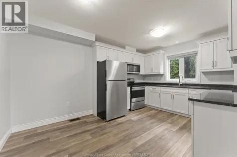 204 Beechwood Lakeshore ON N8L 1E2